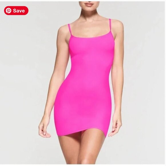 🔥 SKIMS Fits Everybody Slip Dress – Bright Fuchsia Pink | Size M 🔥 - Picture 1 of 10